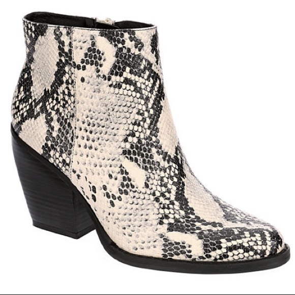 madden girl klick boot